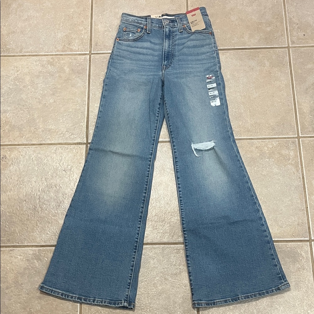 Levi's Women's Light Blue Ribcage Bell Jeans NWT